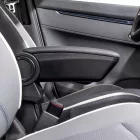 RATI Bracciolo Armster 3 SMART EQ FORFOUR 2017-2024 senza pacchetto Cool&Media [nero,pelle vegana,12V Cavo]