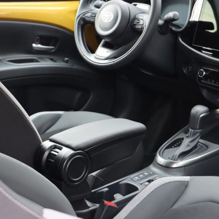 RATI Bracciolo Armster 3 TOYOTA AYGO X HYBRID 2026-  [nero,pelle vegana]