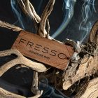 Deodorante per auto in legno FRESSO Signature Man